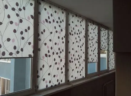 Vakok erkélyek kezük