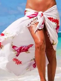 Hogyan lehet lekötni egy pareo a strandon