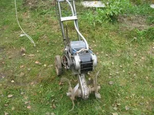 Kultivátor kezüket a motoblockokhoz