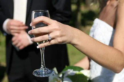A szavak hála a szülők a menyasszony, vőlegény és a vendégek szó