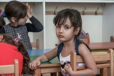 20 Képek gyerekek hogyan élnek a különböző országokban (gyermek) 20 Képek gyerekek hogyan élnek szerte a világon