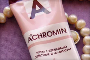 Ahromin krém (öregségi foltok és szeplők) a készítmény és eljárás a fehérítő krém (szeplők) Ahromin krém (öregségi foltok és szeplők) a készítmény és eljárás a fehérítő krém