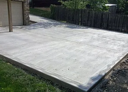 Betonozás platform egy autó alatt a kezével video (beton) Betonozás platform az autó alatt a kezét Videó