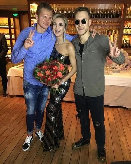 Egy közeli barátja Olgi Buzovoy meghívást az esküvőre Anastasia Kostenko és Dmitry Tarasov képek (receptek) Egy közeli barátja Olgi Buzovoy meghívást az esküvőre Anastasia Kostenko és Dmitry Tarasov fotók