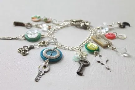Charm karkötő, hogyan lehet vörös szálak és kövek a kezüket (kövek) Charm karkötő, hogyan lehet vörös szálak és kövek a kezüket
