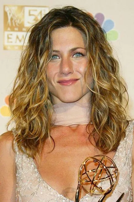 Beauty-alakulása Jennifer Aniston, kozmopolita magazin (Fotobank Getty Images) Beauty-alakulása Jennifer Aniston, kozmopolita magazin