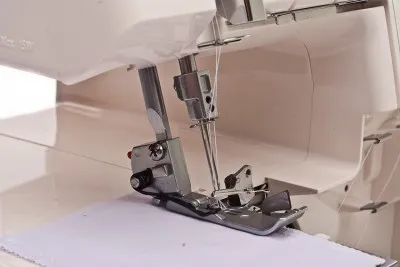 Mi a különbség a serger varrógép