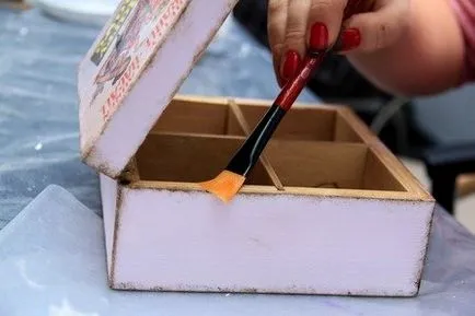 Decoupage box mester osztály saját kezűleg fotókkal és videó (a) Decoupage box mester osztály saját kezűleg fotókkal és videó