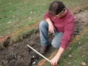 A pálya kavics a kezüket, hogy hogyan lehet az utat, hogy a ház a kertben (do) A pálya kavics a kezüket, hogy hogyan lehet az utat, hogy a ház a kertben