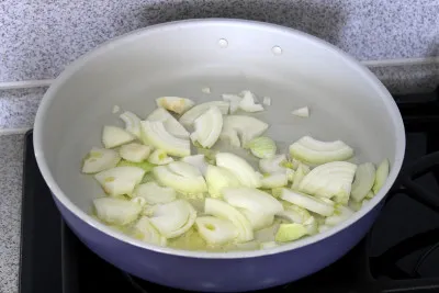 Hússzeletek „Chicken klasszikus recept lépésről lépésre képek (csirke) Hússzeletek „Chicken klasszikus recept lépésről lépésre fotók