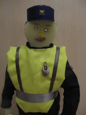 Toy „rendőrség” a saját kezében (összefoglalók óra) Toy „rendőrség” a saját kezét