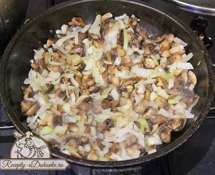 Gombák burgonya edényeket egy egyszerű recept lépésenként utasítások (burgonya) Gomba burgonyával a pot recept egy egyszerű, lépésről lépésre irányban