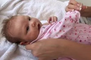 Milyen ruhát újszülött igény nyáron