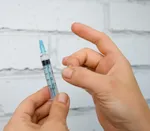 Hogyan kerüljük el a buborékokat a fecskendőből pöcs - hogyan írja gyógyszert (hatóanyag) a fecskendőbe (nagykereskedelmi árak) Hogyan kerüljük el a buborékokat a fecskendőből pöcs - hogyan írja gyógyszert (hatóanyag) a fecskendőbe