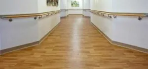 Hogyan tisztítható laminált, hatékony módon, hogy megszüntesse a különböző foltok