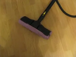 Hogyan tisztítható laminált, hatékony módon, hogy megszüntesse a különböző foltok
