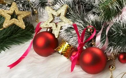 Hogyan ruha a karácsonyfa az új év 2017 a szépen díszíteni a karácsonyfát otthon (karácsonyfa) Hogyan ruha a karácsonyfa az új év 2017 a szépen díszíteni a karácsonyfát otthon