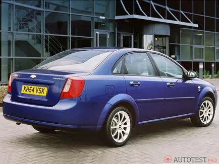 Milyen autót válasszon egy Ford Focus és a Chevrolet Lacetti 2