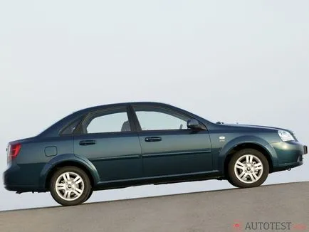 Milyen autót válasszon egy Ford Focus és a Chevrolet Lacetti 2
