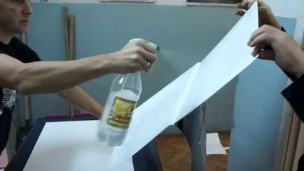 Hogyan ragasztó ragasztószalag az üveg (samokleyuschuayasya film) Hogyan ragasztó ragasztószalag az üveg