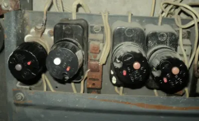 Hogyan lehet kikapcsolni a villamos energia a lakásban