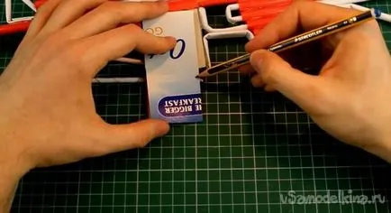 Hogyan lehet a papír gép m4, amely képes lesz arra, hogy lőni (szalma narancssárga) Hogyan lehet a papír gép m4, aki tud lőni