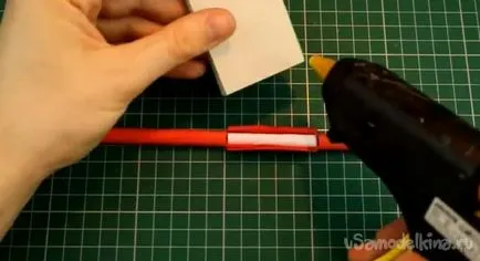Hogyan lehet a papír gép m4, amely képes lesz arra, hogy lőni (szalma narancssárga) Hogyan lehet a papír gép m4, aki tud lőni