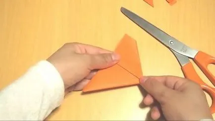 Hogyan készítsünk egy papír labdarúgó