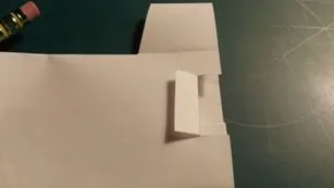 Hogyan készítsünk egy papír repülőgép, amely elszáll, és nem esik a földre