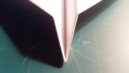 Hogyan készítsünk egy papír repülőgép, amely elszáll, és nem esik a földre