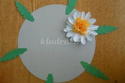 Hogyan készítsünk egy százszorszép papírból kezével szakaszokban fényképes kezdőknek (papír) Hogyan készítsünk egy százszorszép papírból kezével szakaszokban fényképes kezdőknek