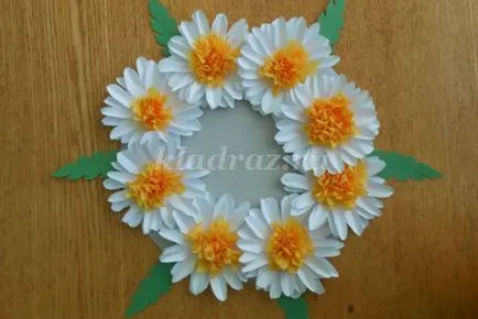 Hogyan készítsünk egy százszorszép papírból kezével szakaszokban fényképes kezdőknek (grade) Hogyan készítsünk egy százszorszép papírból kezével szakaszokban fényképes kezdőknek