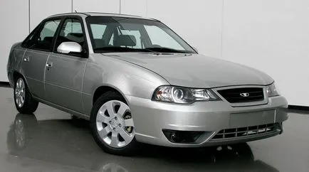 Eltávolítása a lökhárító Daewoo Nexia lépésről lépésre és tippek