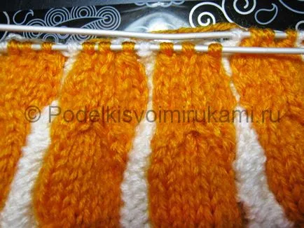 Hogyan kötni egy kalap pompom küllők