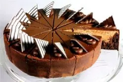 Hogyan díszíteni a tortát csokoládéval
