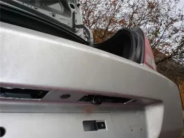 Hogyan kell telepíteni a tolatókamera, hogy az autó a kezével