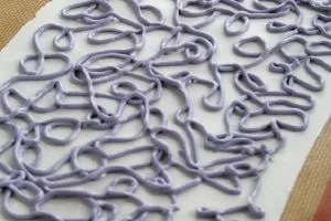 Hogyan díszíteni a tortát csokoládéval