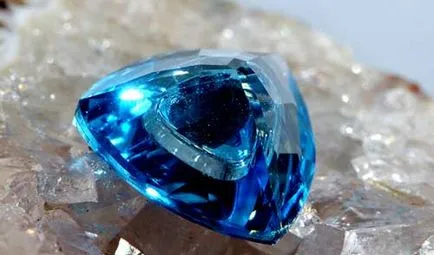 Topaz kő és annak tulajdonságait érdekelt állatöv jel, szín és érték (tulajdonságok) Topaz kő és annak tulajdonságait érdekelt állatöv jel, szín és érték