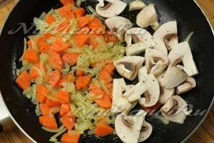 Burgonya gombával a bankot a sütőben, a recept egy fotót