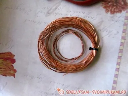 Egy gyűrű rézhuzal, a mester osztály saját kezűleg (gyűrű) A gyűrű réz drót, a mester osztály saját kezűleg
