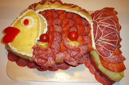 Gyönyörű szeletelt kolbászt és sajtot léptető kép, leírás (kolbász) Gyönyörű szeletelt kolbászt és sajtot lépésről lépésre fotó, leírás