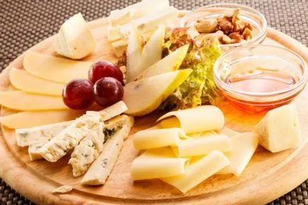 Gyönyörű szeletelt kolbászt és sajtot léptető kép leírása (sajt) Gyönyörű szeletelt kolbászt és sajtot lépésről lépésre fotó, leírás