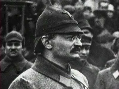 A bal és jobb fél különbségek és hasonlóságok az ideológiával