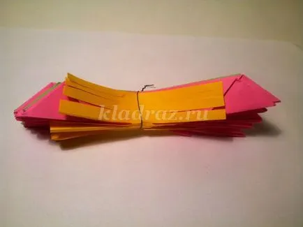 Lotus a művészet origami kezeddel (kéz) Lotus az origami technikával saját kezűleg