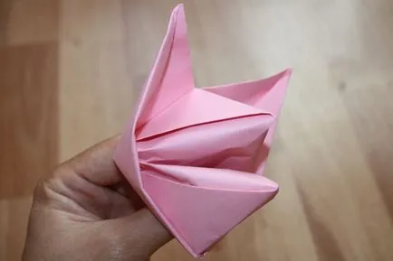 A mester osztály a művészet origami „kutya-nipper”