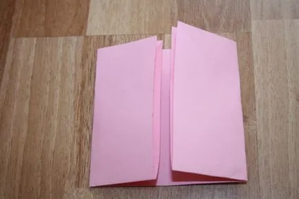 A mester osztály a művészet origami „kutya-nipper”