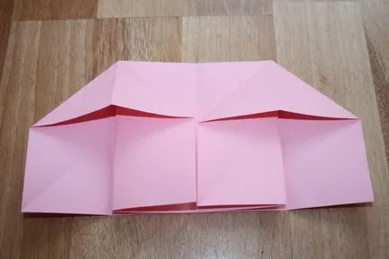 A mester osztály a művészet origami „kutya-nipper”