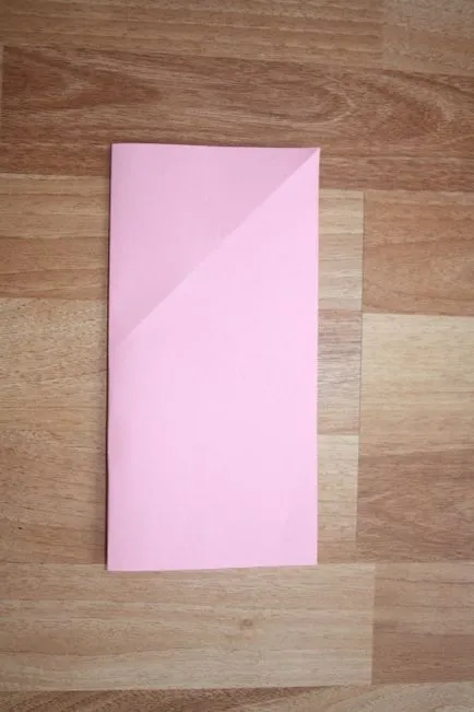 A mester osztály a művészet origami „kutya-nipper”