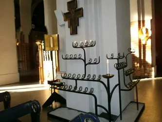 A gyertya a nyugalmat egy élő személy (a béke egy élő személy) A gyertya a nyugalmat egy élő személy