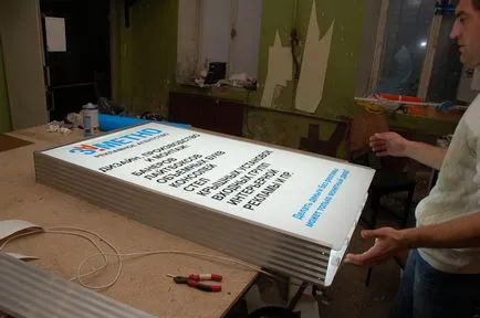 Világító doboz, háromdimenziós betűk és jelek a kezét - Shop fények piaci